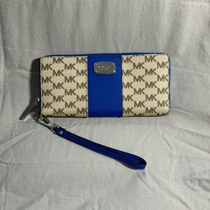 Michael Kors logo jet set travel continental wallet